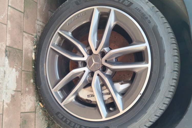 Used Mercedes-Benz GLB AMG 2021-Year Restyled AMG GLB 35 4MATIC Right Front Wheel Hub