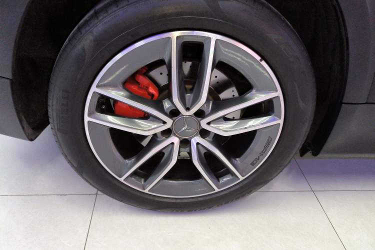 Used Mercedes-Benz GLB AMG 2021 AMG GLB 35 4MATIC Right Rear Wheel Hub