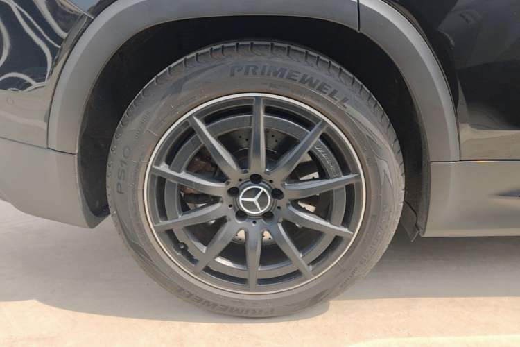 Used Mercedes-Benz GLB AMG 2021-Year Restyled AMG GLB 35 4MATIC Right Rear Wheel Hub