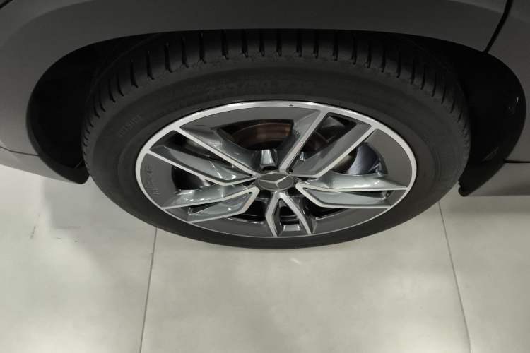 Used Mercedes-Benz GLB AMG 2021 AMG GLB 35 4MATIC Right Rear Wheel Hub