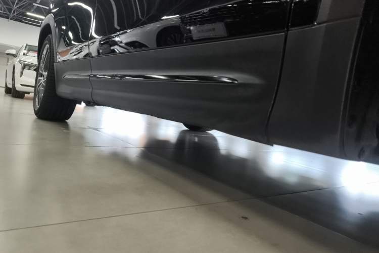 Used Mercedes-Benz GLB AMG 2021 AMG GLB 35 4MATIC Right Side Sill