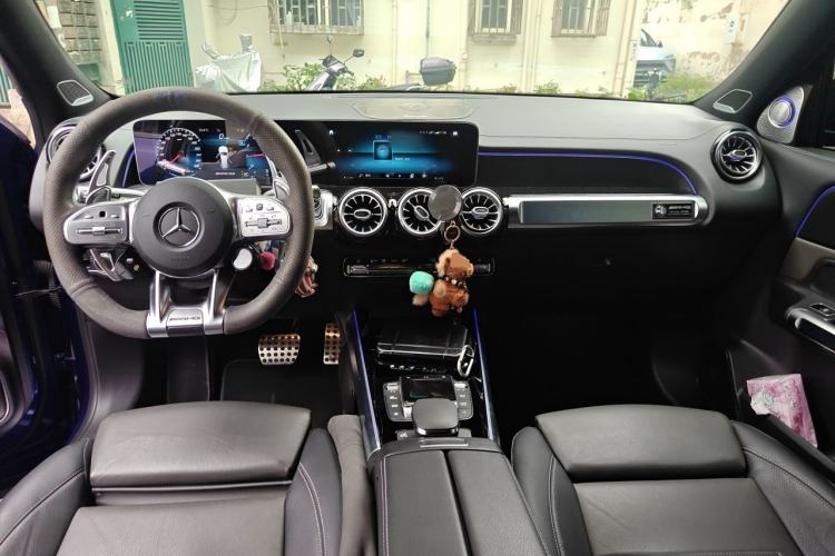 Used Mercedes-Benz GLB AMG 2021 AMG GLB 35 4MATIC Center Console