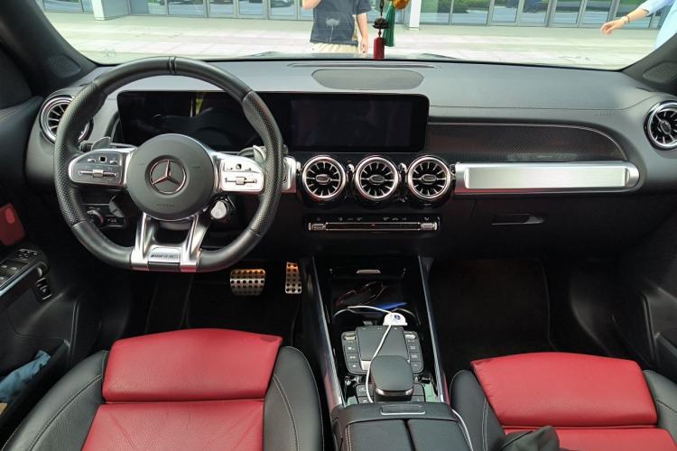 Used Mercedes-Benz GLB AMG 2021-Year Restyled AMG GLB 35 4MATIC Center Console