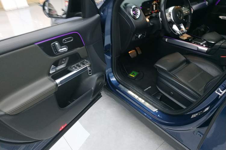 Used Mercedes-Benz GLB AMG 2021-Year Restyled AMG GLB 35 4MATIC Interior 3