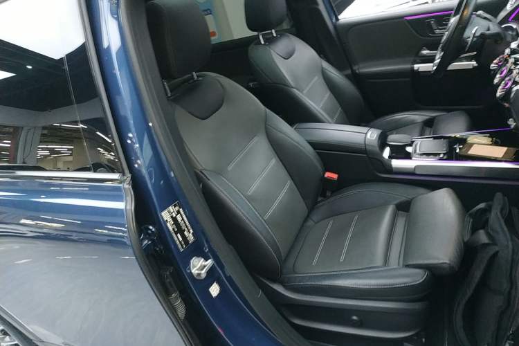 Used Mercedes-Benz GLB AMG 2021-Year Restyled AMG GLB 35 4MATIC Right Front Seat