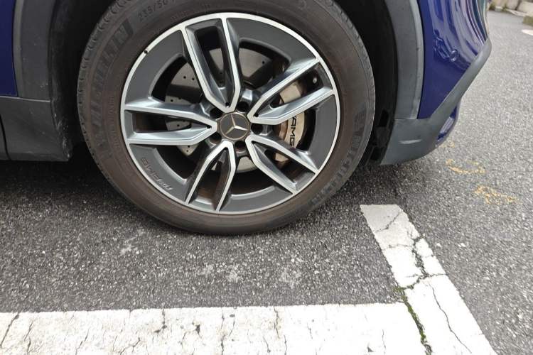 Used Mercedes-Benz GLB AMG 2021 AMG GLB 35 4MATIC Right Front Wheel Hub