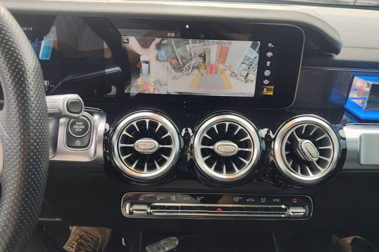 Used Mercedes-Benz GLB AMG 2021 AMG GLB 35 4MATIC Audio And AC Panel