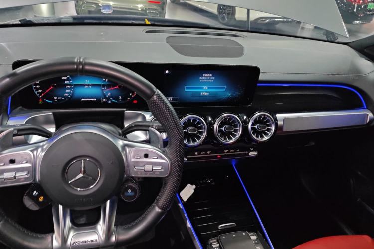 Used Mercedes-Benz GLB AMG 2021-Year Restyled AMG GLB 35 4MATIC Center Console