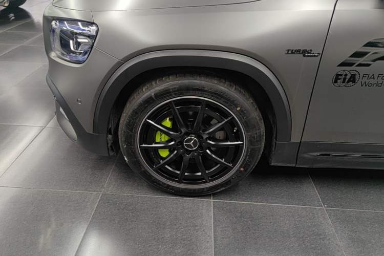 Used Mercedes-Benz GLB AMG 2021-Year Restyled AMG GLB 35 4MATIC Exterior 4