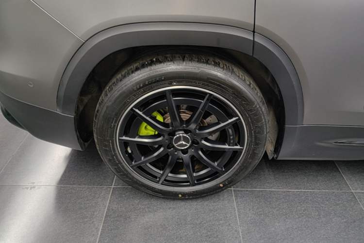 Used Mercedes-Benz GLB AMG 2021-Year Restyled AMG GLB 35 4MATIC Exterior 5