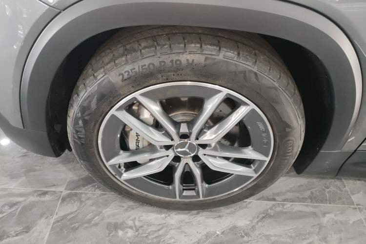 Used Mercedes-Benz GLB AMG 2021-Year Restyled AMG GLB 35 4MATIC Exterior 6