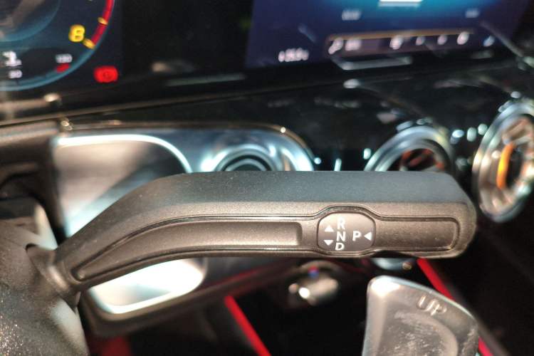 Used Mercedes-Benz GLB AMG 2021-Year Restyled AMG GLB 35 4MATIC Gear Lever