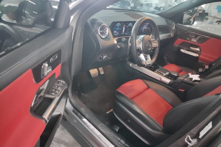 Used Mercedes-Benz GLB AMG 2021-Year Restyled AMG GLB 35 4MATIC Interior 2