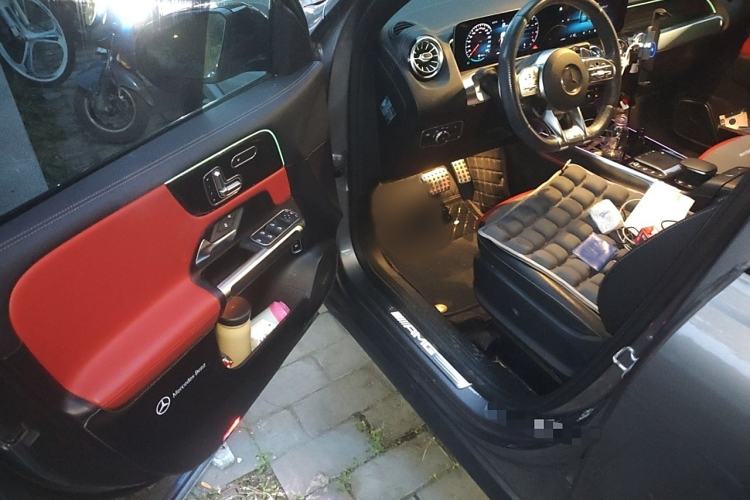 Used Mercedes-Benz GLB AMG 2021 AMG GLB 35 4MATIC Interior 3