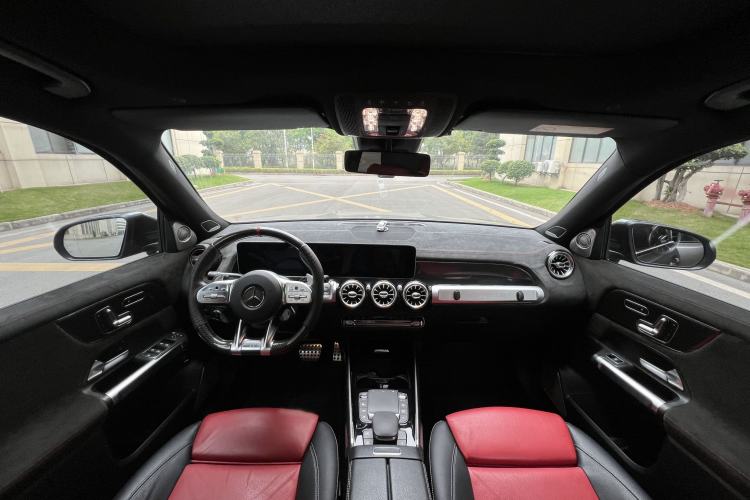 Used Mercedes-Benz GLB AMG 2021 AMG GLB 35 4MATIC Interior 3