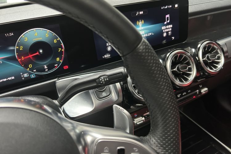Used Mercedes-Benz GLB AMG 2021-Year Restyled AMG GLB 35 4MATIC Interior 4