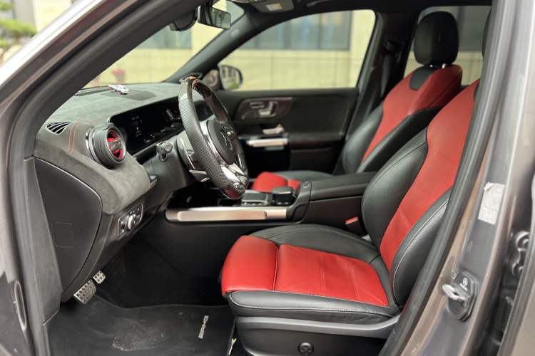 Used Mercedes-Benz GLB AMG 2021 AMG GLB 35 4MATIC Interior 6
