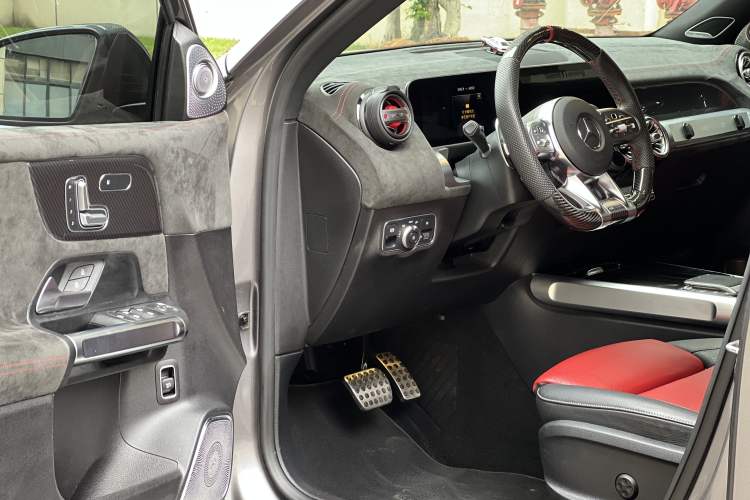 Used Mercedes-Benz GLB AMG 2021 AMG GLB 35 4MATIC Interior 8
