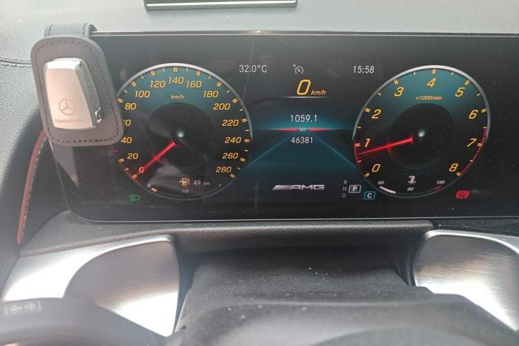 Used Mercedes-Benz GLB AMG 2021-Year Restyled AMG GLB 35 4MATIC Odometer Close Up