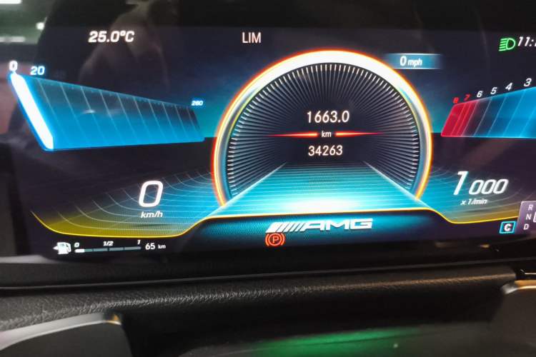 Used Mercedes-Benz GLB AMG 2021-Year Restyled AMG GLB 35 4MATIC Odometer Close Up
