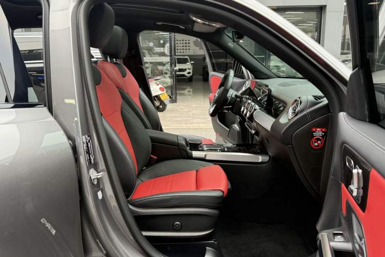 Used Mercedes-Benz GLB AMG 2021-Year Restyled AMG GLB 35 4MATIC Right Front Seat