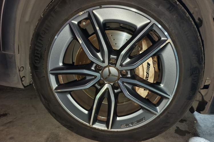 Used Mercedes-Benz GLB AMG 2021 AMG GLB 35 4MATIC Right Front Wheel Hub