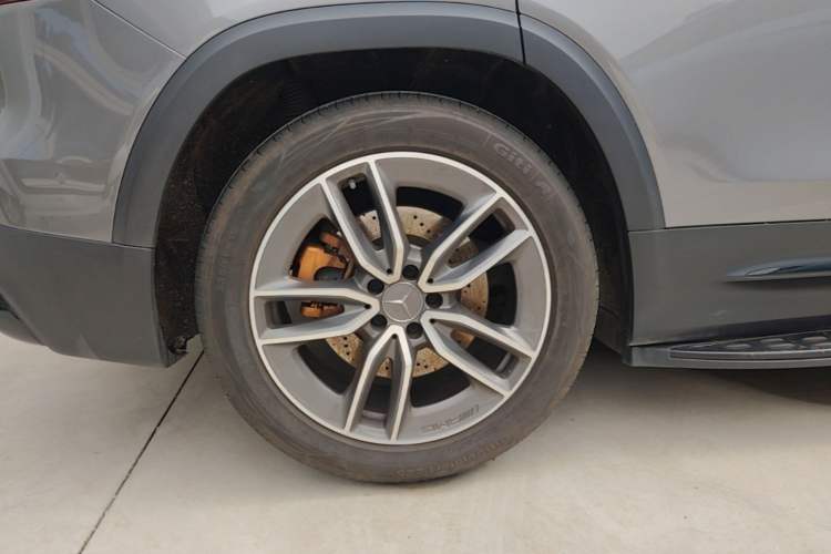 Used Mercedes-Benz GLB AMG 2021 AMG GLB 35 4MATIC Right Rear Wheel Hub