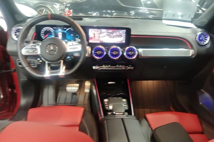 Used Mercedes-Benz GLB AMG 2021-Year Restyled AMG GLB 35 4MATIC Center Console
