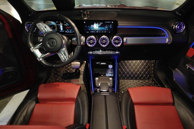 Used Mercedes-Benz GLB AMG 2021-Year Restyled AMG GLB 35 4MATIC Center Console