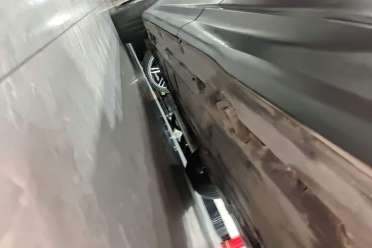 Used Mercedes-Benz GLB AMG 2021-Year Restyled AMG GLB 35 4MATIC Left Side Sill