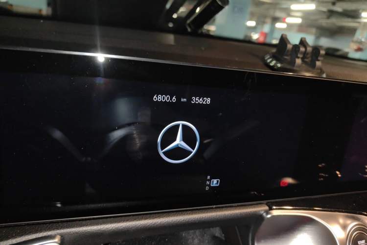Used Mercedes-Benz GLB AMG 2021-Year Restyled AMG GLB 35 4MATIC Odometer Close Up