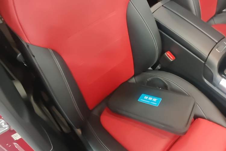 Used Mercedes-Benz GLB AMG 2021-Year Restyled AMG GLB 35 4MATIC Right Front Seat