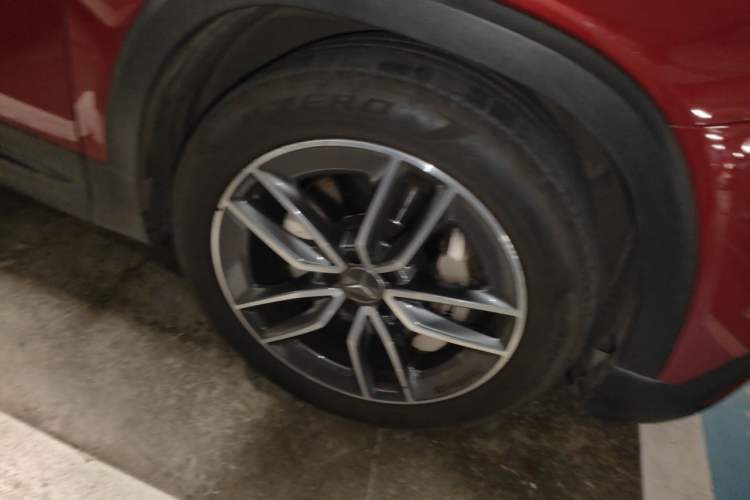 Used Mercedes-Benz GLB AMG 2021-Year Restyled AMG GLB 35 4MATIC Right Front Wheel Hub