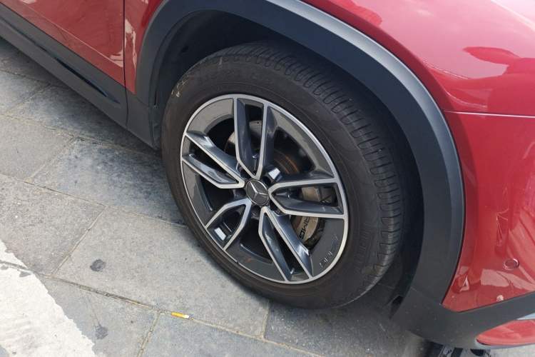 Used Mercedes-Benz GLB AMG 2021-Year Restyled AMG GLB 35 4MATIC Right Front Wheel Hub