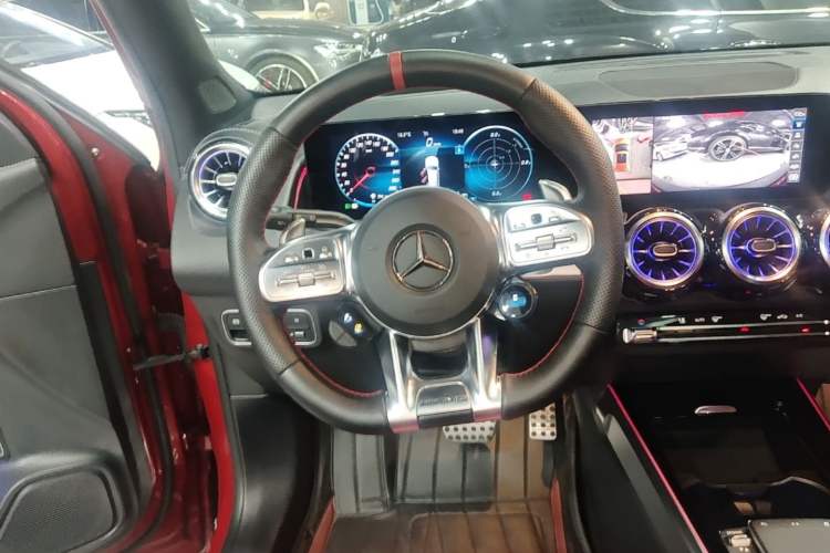 Used Mercedes-Benz GLB AMG 2021-Year Restyled AMG GLB 35 4MATIC Steering Wheel