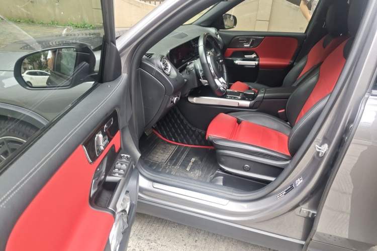 Used Mercedes-Benz GLB AMG 2021-Year Restyled AMG GLB 35 4MATIC Driver Seat