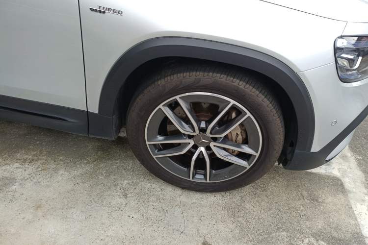 Used Mercedes-Benz GLB AMG 2021 AMG GLB 35 4MATIC Right Front Wheel Hub