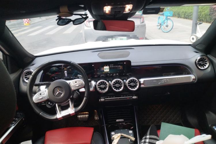 Used Mercedes-Benz GLB AMG 2021-Year Restyled AMG GLB 35 4MATIC Center Console