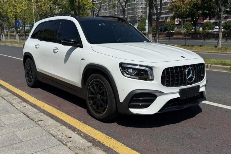 Used Mercedes-Benz GLB AMG 2021-Year Restyled AMG GLB 35 4MATIC Exterior 3
