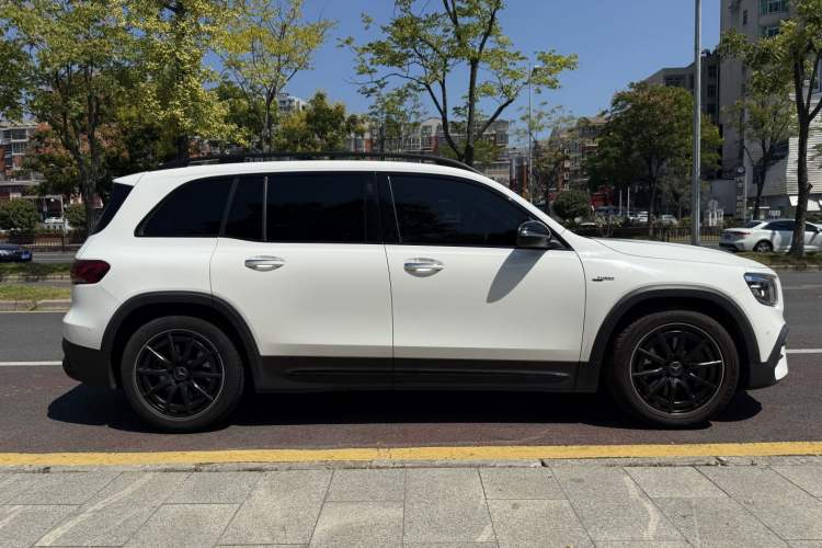 Used Mercedes-Benz GLB AMG 2021-Year Restyled AMG GLB 35 4MATIC Exterior 4