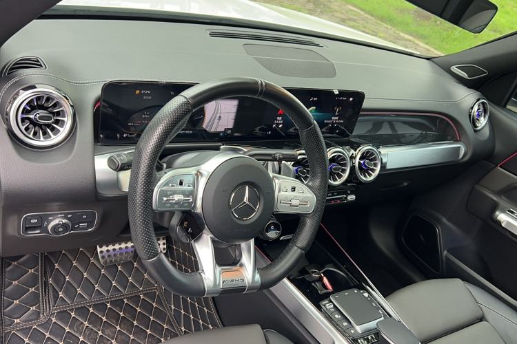 Used Mercedes-Benz GLB AMG 2021-Year Restyled AMG GLB 35 4MATIC Interior 2
