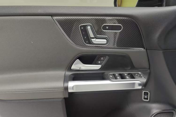 Used Mercedes-Benz GLB AMG 2021-Year Restyled AMG GLB 35 4MATIC Interior 5