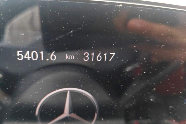 Used Mercedes-Benz GLB AMG 2021-Year Restyled AMG GLB 35 4MATIC Odometer Close Up