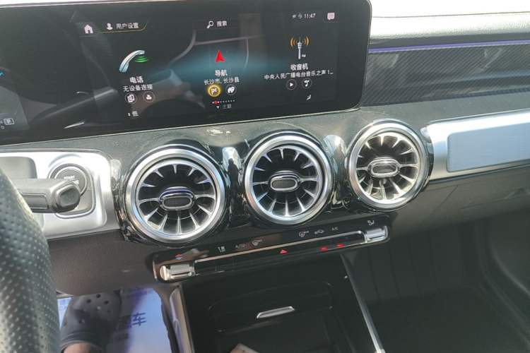 Used Mercedes-Benz GLB AMG 2022 AMG GLB 35 4MATIC Audio And AC Panel