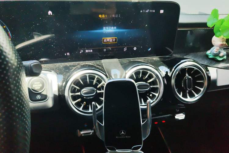 Used Mercedes-Benz GLB AMG 2022 AMG GLB 35 4MATIC Audio And AC Panel