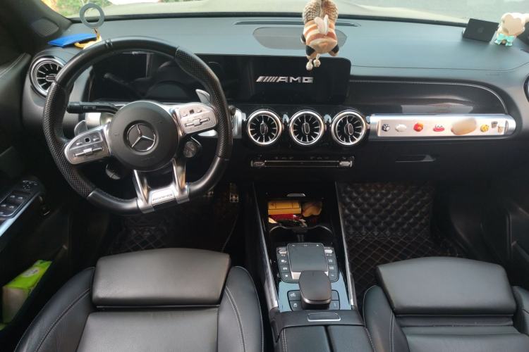 Used Mercedes-Benz GLB AMG 2022 AMG GLB 35 4MATIC Center Console