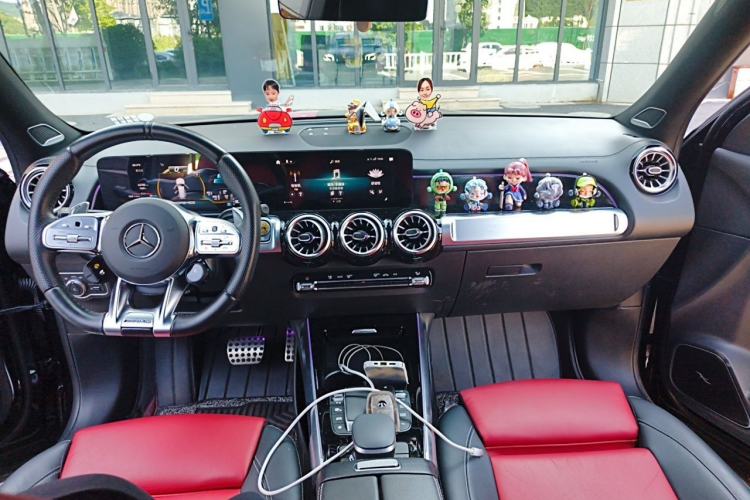 Used Mercedes-Benz GLB AMG 2022 AMG GLB 35 4MATIC Center Console