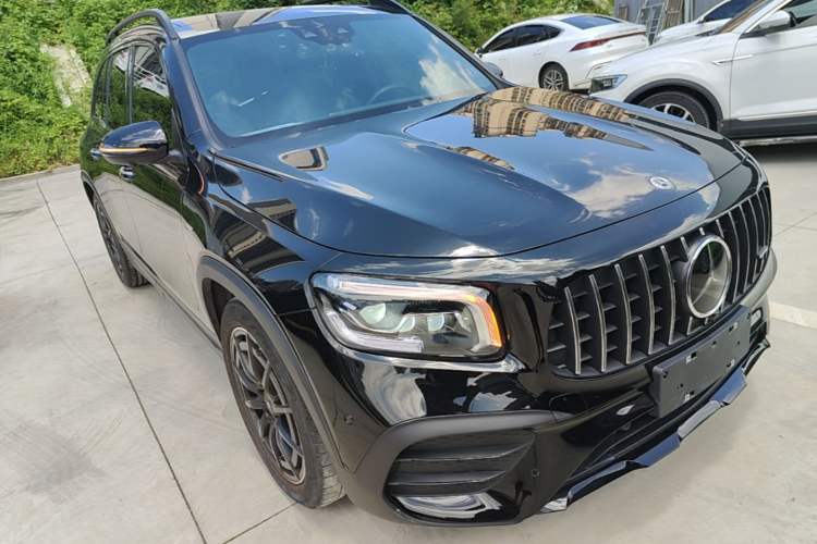 Used Mercedes-Benz GLB AMG 2022 AMG GLB 35 4MATIC Front Right 45 Deg
