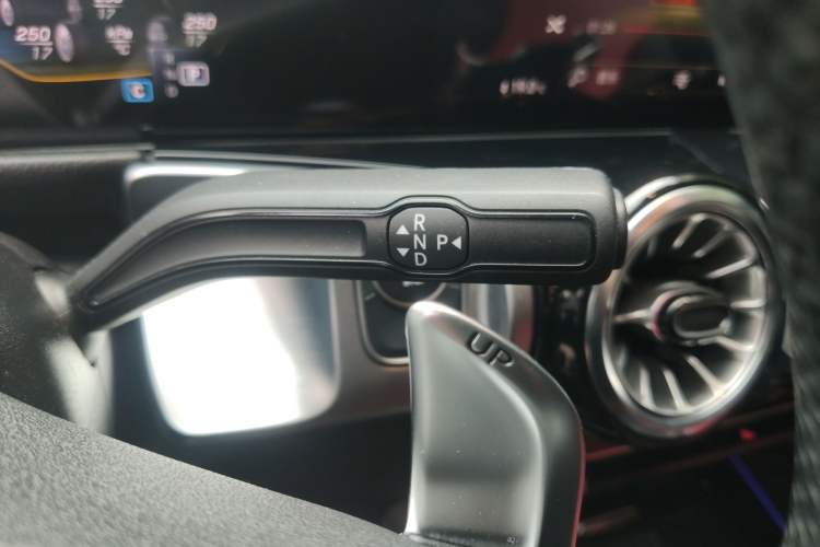 Used Mercedes-Benz GLB AMG 2022 AMG GLB 35 4MATIC Gear Lever