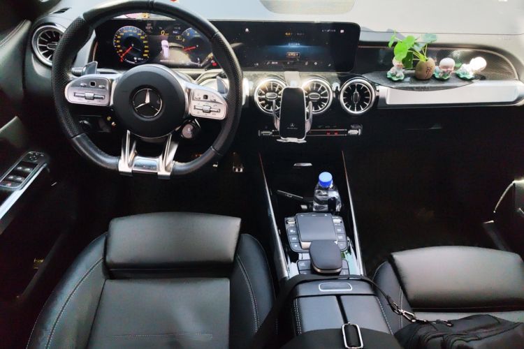 Used Mercedes-Benz GLB AMG 2022 AMG GLB 35 4MATIC Interior 2